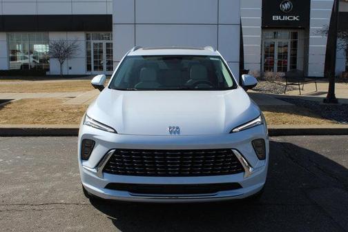 Iridescent White Tricoat 2026 Buick Envision Avenir AWD