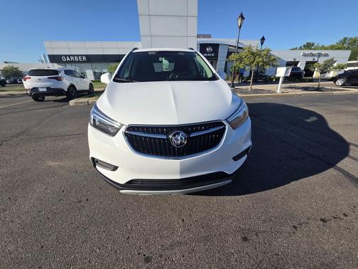Summit White 2022 Buick Encore Preferred