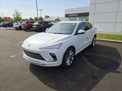 White Frost Tricoat 2026 Buick Envista Avenir FWD