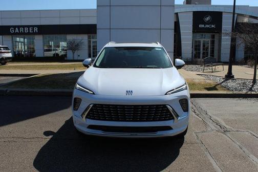 Iridescent White Tricoat 2026 Buick Envision Avenir AWD