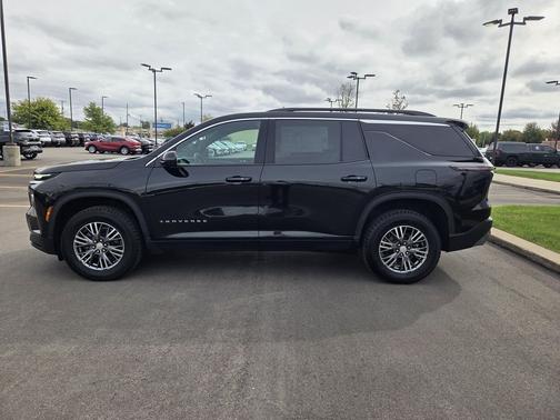 Mosaic Black Metallic 2025 Chevrolet Traverse LT