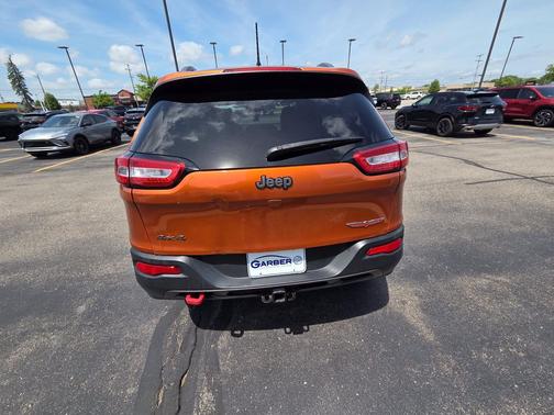 Mango Tango Pearlcoat 2016 Jeep Cherokee Trailhawk