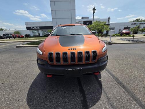 Mango Tango Pearlcoat 2016 Jeep Cherokee Trailhawk