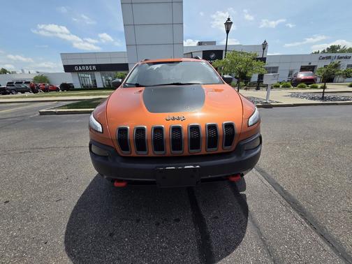 Mango Tango Pearlcoat 2016 Jeep Cherokee Trailhawk