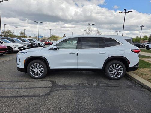 iridescent white tricoat 2026 Buick Enclave Preferred FWD