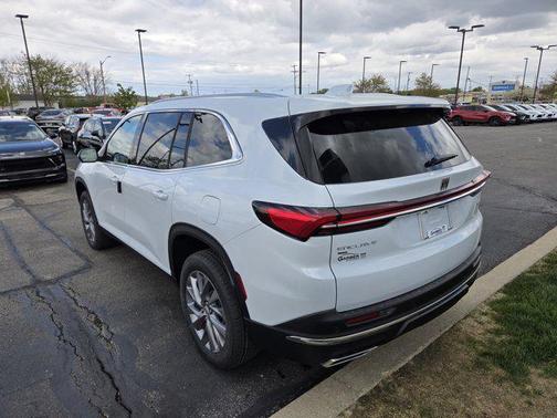 iridescent white tricoat 2026 Buick Enclave Preferred FWD