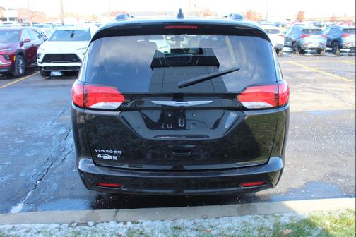 2020 Chrysler Voyager LXI