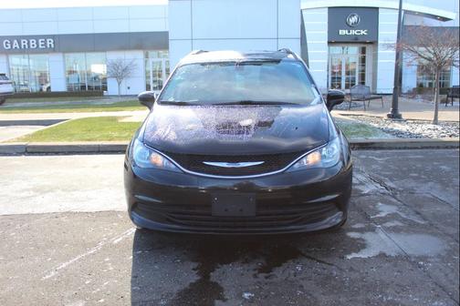 2020 Chrysler Voyager LXI