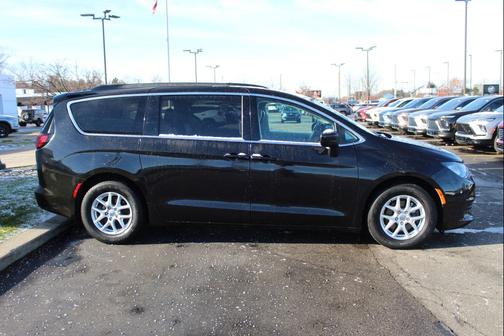 2020 Chrysler Voyager LXI