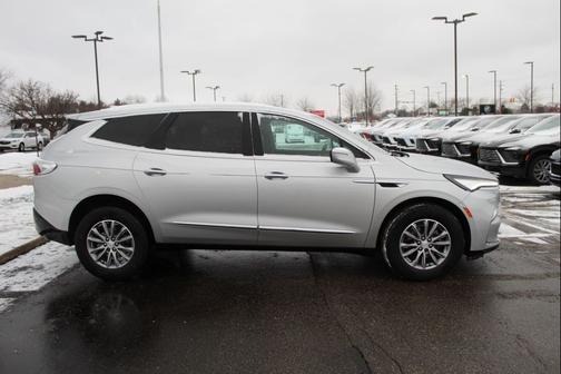 2022 Buick Enclave AWD Essence