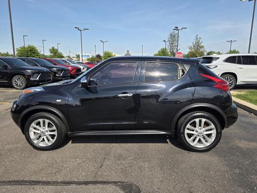 Bordeaux Black 2014 Nissan Juke S