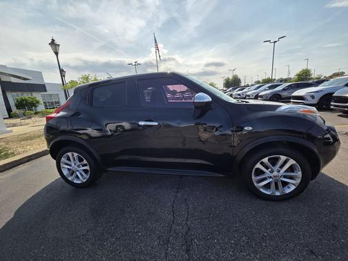 Bordeaux Black 2014 Nissan Juke S