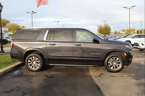 2022 Chevrolet Suburban LS