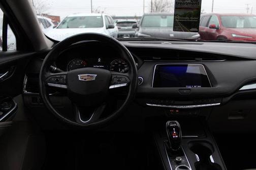 2023 Cadillac XT4 Luxury