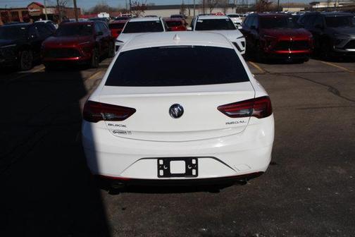 2018 Buick Regal Sportback Essence