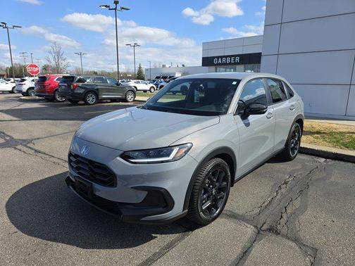 Urban Gray Pearl 2024 Honda HR-V AWD Sport