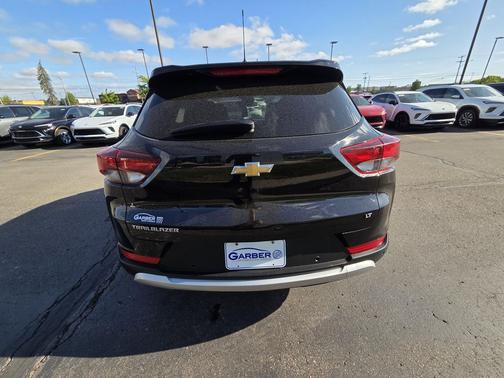 Mosaic Black Metallic 2021 Chevrolet Trailblazer LT