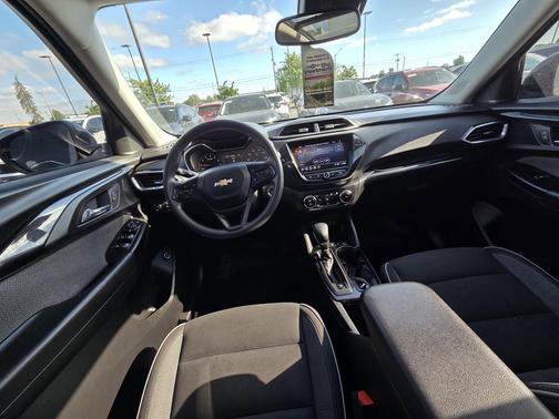 Mosaic Black Metallic 2021 Chevrolet Trailblazer LT