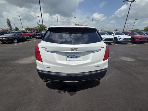 Crystal White Tricoat 2018 Cadillac XT5 Luxury
