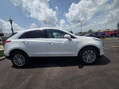 Crystal White Tricoat 2018 Cadillac XT5 Luxury