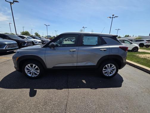 Sterling Gray Metallic 2023 Chevrolet Trailblazer LS