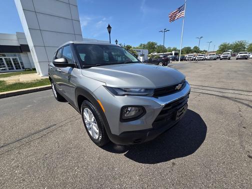 Sterling Gray Metallic 2023 Chevrolet Trailblazer LS