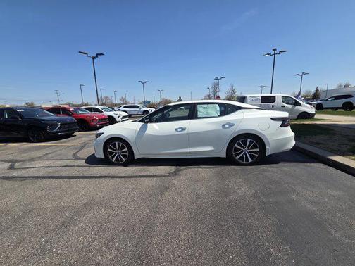 Pearl White TriCoat 2023 Nissan Maxima SL