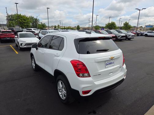 Summit White 2020 Chevrolet Trax LS