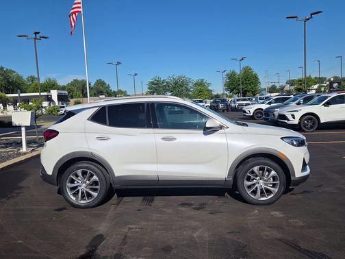 White Frost Tricoat 2023 Buick Encore GX Essence