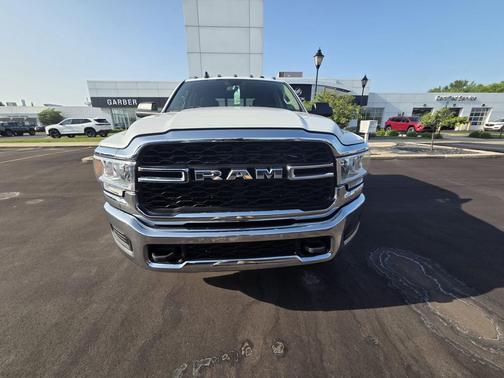 Bright White Clearcoat 2020 RAM 2500 Tradesman Crew Cab 4x4 6'4' Box