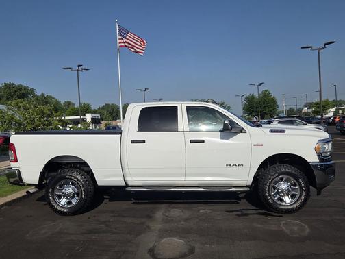 Bright White Clearcoat 2020 RAM 2500 Tradesman Crew Cab 4x4 6'4' Box