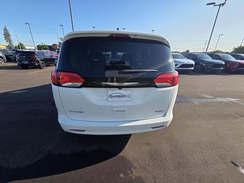 Bright White Clearcoat 2024 Chrysler Voyager LX