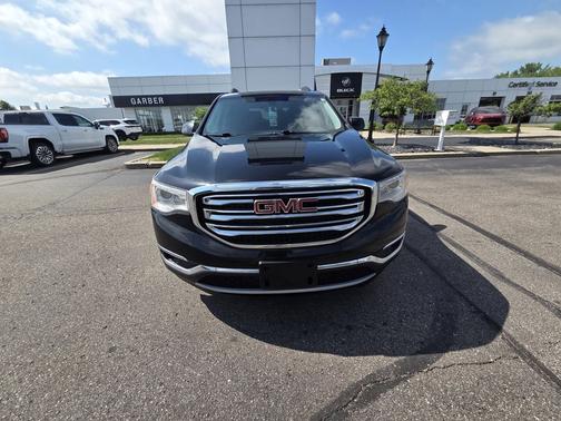 Iridium Metallic 2018 GMC Acadia SLE-2