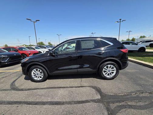 Agate Black Metallic 2022 Ford Escape SE