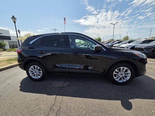 Agate Black Metallic 2022 Ford Escape SE