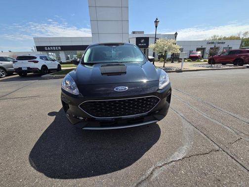 Agate Black Metallic 2022 Ford Escape SE