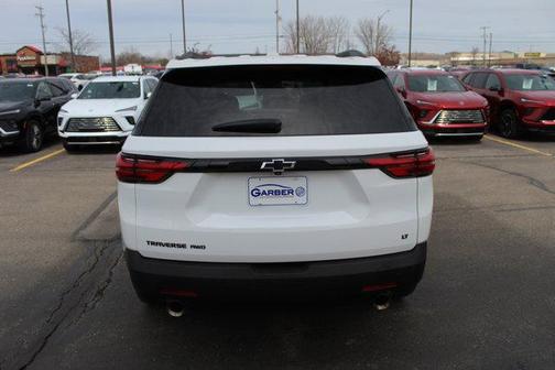 Summit White 2022 Chevrolet Traverse LT Cloth