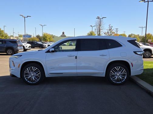 Iridescent White Tricoat 2027 Buick Enclave Avenir