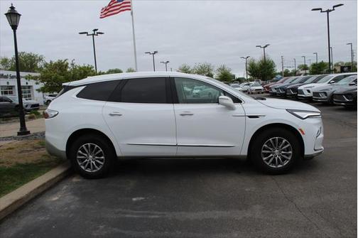 2022 Buick Enclave FWD Essence