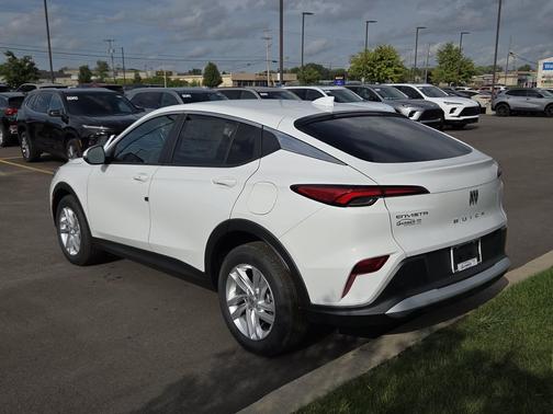 Summit White 2026 Buick Envista Preferred FWD