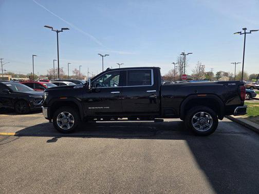 Onyx Black 2025 GMC Sierra 2500 SLT
