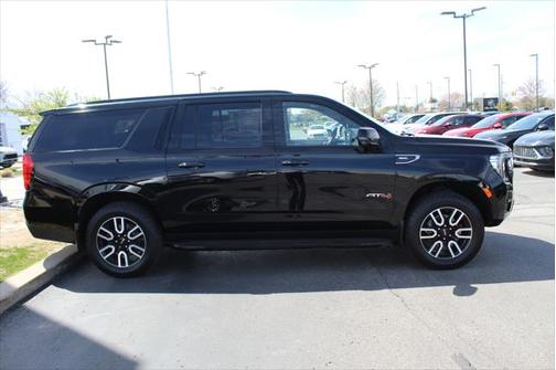 2021 GMC Yukon XL 4WD AT4