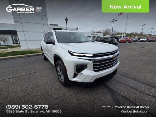 Iridescent Pearl Tricoat 2024 Chevrolet Traverse LT