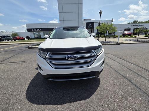 White Platinum Metallic Tri-Coat 2018 Ford Edge Titanium