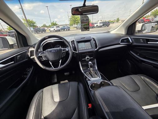 White Platinum Metallic Tri-Coat 2018 Ford Edge Titanium