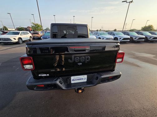 Black Clearcoat 2022 Jeep Gladiator Sport S
