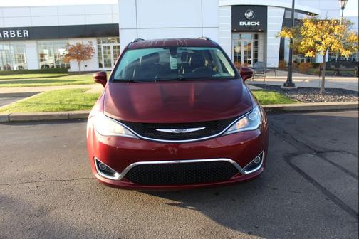 2020 Chrysler Pacifica Touring L