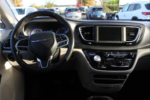 2020 Chrysler Pacifica Touring L