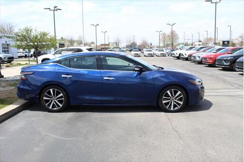 2023 Nissan Maxima SL