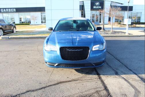Frostbite 2021 Chrysler 300 Touring